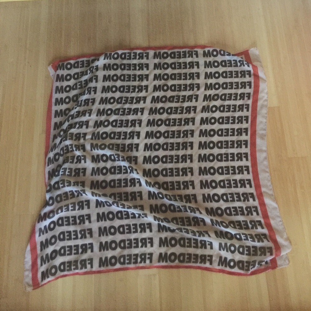 Scarf 🧣 - Picture 3 of 3